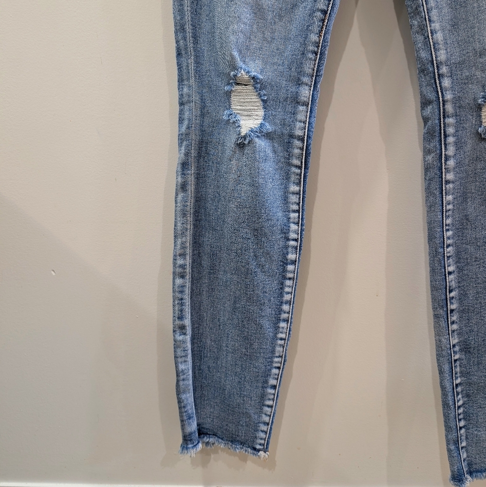 JAG | Women's Light Wash Cecilia Skinny Frayed Hem Distressed Stretchy Jeans - Picture 2 of 6
